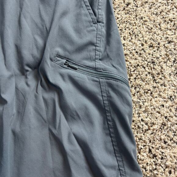 Mountain Hardwear Womens Dynama Bermuda Shorts Size XS Gray Outdoor - Picture 5 of 6